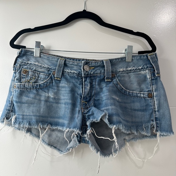 True Religion Bobby Cutoff Distressed Denim low rise Shorts Light Wash Frayed 30 - Picture 8 of 12